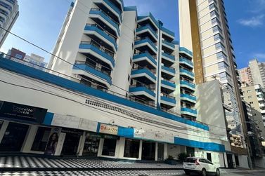 Apartamento &agrave; venda - 130m&sup2; - Meia Praia