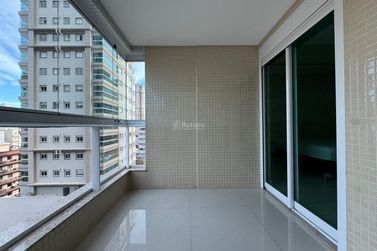 Apartamento &agrave; venda - 180m&sup2; - Meia Praia