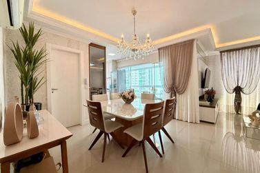 Apartamento &agrave; venda - 160m&sup2; - Meia Praia