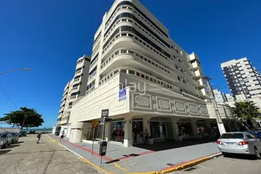 Apartamento &agrave; venda - 170m&sup2; - Meia Praia