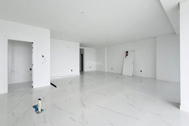 Apartamento &agrave; venda - 190m&sup2; - Meia Praia