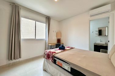 Apartamento &agrave; venda - 110m&sup2; - Meia Praia