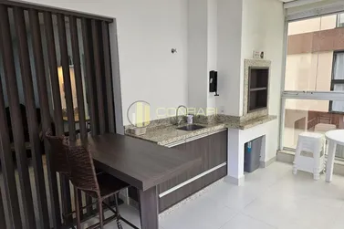 Apartamento &agrave; venda - 130m&sup2; - Meia Praia