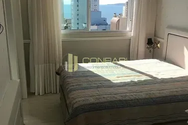 Apartamento &agrave; venda - 135m&sup2; - Meia Praia