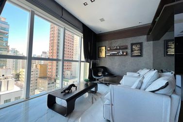 Apartamento &agrave; venda - 208m&sup2; - Meia Praia