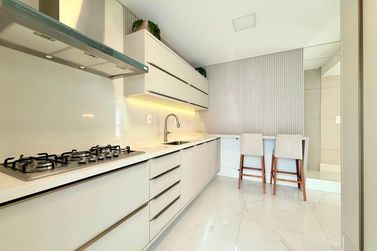 Apartamento &agrave; venda - 180m&sup2; - Meia Praia