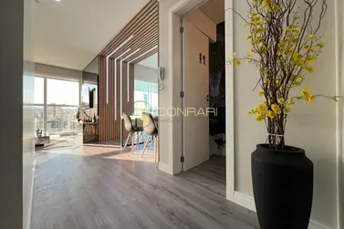 Apartamento &agrave; venda - 113m&sup2; - Meia Praia