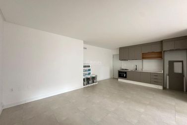 Apartamento &agrave; venda - 119m&sup2; - Meia Praia