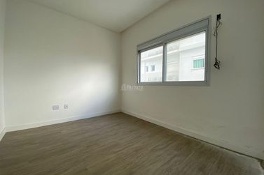 Apartamento &agrave; venda - 140m&sup2; - Meia Praia