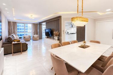 Apartamento &agrave; venda - 195m&sup2; - Meia Praia