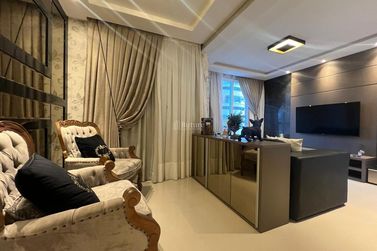 Apartamento &agrave; venda - 185m&sup2; - Meia Praia