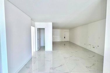 Apartamento &agrave; venda - Meia Praia