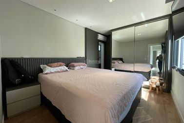 Apartamento &agrave; venda - 99m&sup2; - Meia Praia