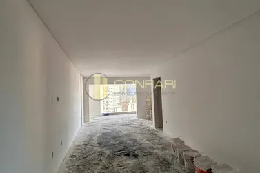 Apartamento &agrave; venda - 120m&sup2; - Meia praia