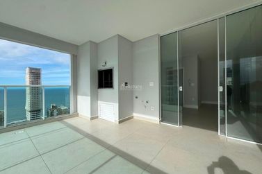 Apartamento &agrave; venda - 160m&sup2; - Meia Praia