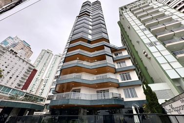 Apartamento &agrave; venda - 1102m&sup2; - Centro