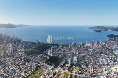 Apartamento &agrave; venda - 135m&sup2; - Pereque