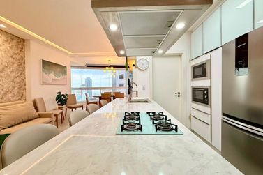 Apartamento &agrave; venda - 129m&sup2; - Meia Praia