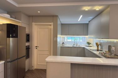 Apartamento &agrave; venda - 380m&sup2; - Centro