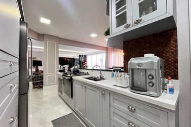 Apartamento &agrave; venda - 198m&sup2; - Meia Praia