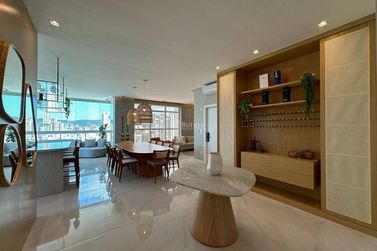 Apartamento &agrave; venda - Meia Praia