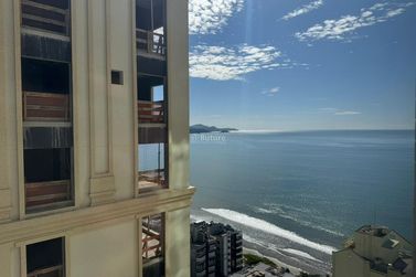 Apartamento &agrave; venda - 180m&sup2; - Meia Praia
