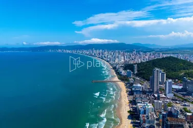 Apartamento &agrave; venda - 120m&sup2; - Meia Praia