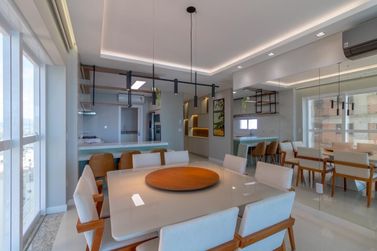 Apartamento &agrave; venda - 148m&sup2; - Meia Praia