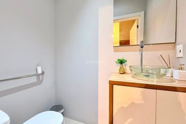 Sala Comercial &agrave; venda - 68m&sup2; - Meia Praia