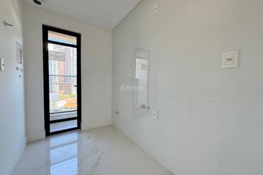 Apartamento &agrave; venda - 163m&sup2; - Meia Praia