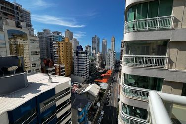 Apartamento &agrave; venda - 128m&sup2; - Meia Praia