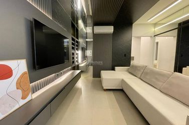 Apartamento &agrave; venda - 135m&sup2; - Meia Praia
