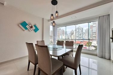 Apartamento &agrave; venda - 110m&sup2; - Meia Praia