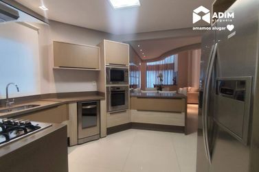 Apartamento para alugar - 230m&sup2; - Centro