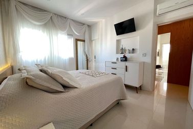 Apartamento &agrave; venda - 193m&sup2; - Meia Praia
