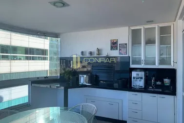 Apartamento &agrave; venda - 206m&sup2; - Meia Praia