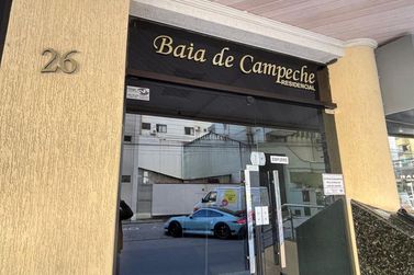 Apartamento &agrave; venda - 147m&sup2; - Meia Praia