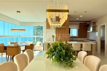 Apartamento &agrave; venda - 160m&sup2; - Meia Praia