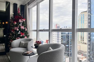 Apartamento &agrave; venda - 198m&sup2; - Meia Praia