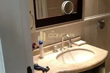 Apartamento &agrave; venda - 130m&sup2; - Meia Praia