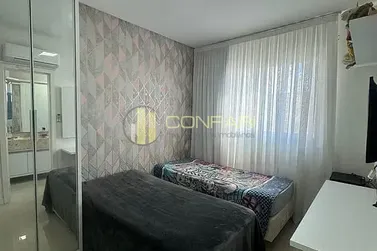 Apartamento &agrave; venda - 110m&sup2; - Meia Praia
