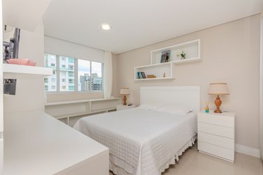 Apartamento para alugar - 130m&sup2; - Pioneiros