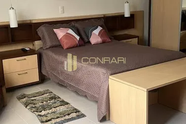Apartamento &agrave; venda - 212m&sup2; - Meia Praia