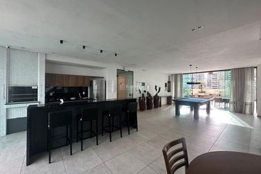 Apartamento &agrave; venda - 208m&sup2; - Meia Praia