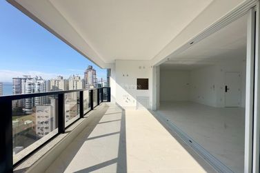 Apartamento &agrave; venda - 180m&sup2; - Meia Praia