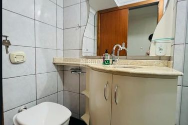 Apartamento &agrave; venda - 110m&sup2; - Meia Praia