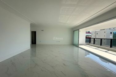 Apartamento &agrave; venda - 180m&sup2; - Meia Praia