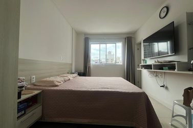 Apartamento &agrave; venda - 118m&sup2; - Meia Praia