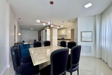 Apartamento &agrave; venda - 10472m&sup2; - Pioneiros