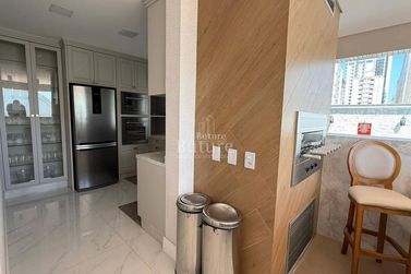Apartamento &agrave; venda - 140m&sup2; - Meia Praia